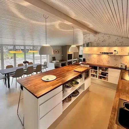 Family-friendly Beachside